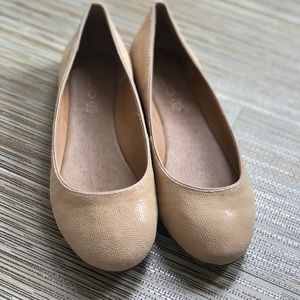 ALDO NUDE/BEIGE FLATS
